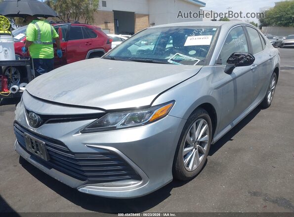 4T1C11AK0NU679666 2022 TOYOTA CAMRY Silver Front left