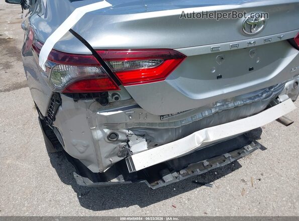 4T1C11AK1PU790116 2023 TOYOTA CAMRY Серебряный Вид спереди
