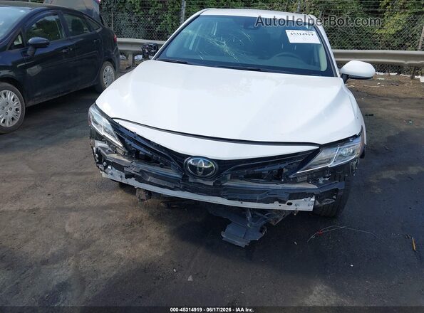 4T1C11AK3RU862968 2024 TOYOTA CAMRY White Widok z przodu