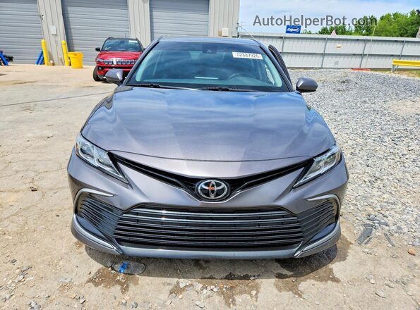 4T1C11AK4MU468033 2021 TOYOTA CAMRY Silver Դիմացի տեսք