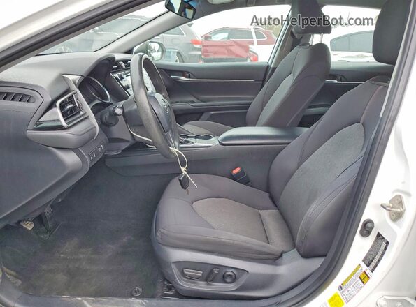 4T1C11AK7LU306329 2020 TOYOTA CAMRY White Widok wnętrza z przodu