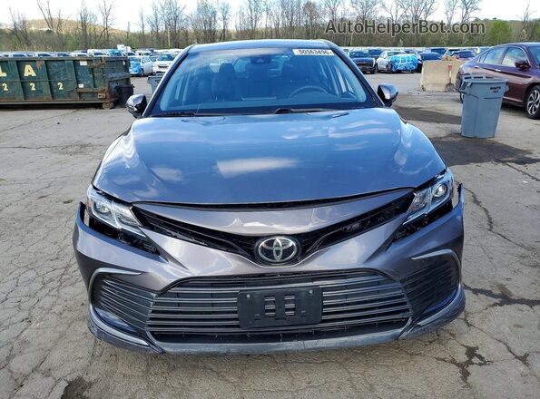 4T1C11AK7NU629475 2022 TOYOTA CAMRY Gray Вид спереду
