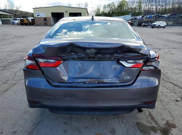 4T1C11AK7NU629475 2022 TOYOTA CAMRY Gray Вид ззаду