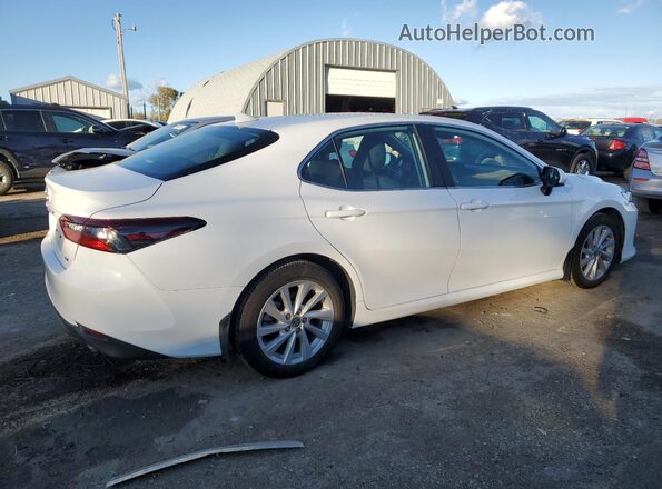 4T1C11AK9RU861663 2024 TOYOTA CAMRY Белый Задняя правая четверть