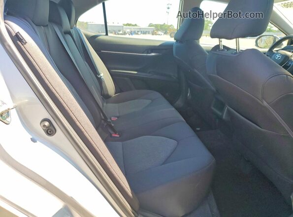 4T1C11BK2LU001903 2020 TOYOTA CAMRY Silver Widok tylnych siedzeń