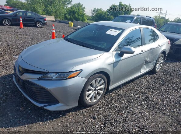 4T1C11BK4LU002339 2020 TOYOTA CAMRY Silver Առջևի ձախ երեք քառորդ տեսարան