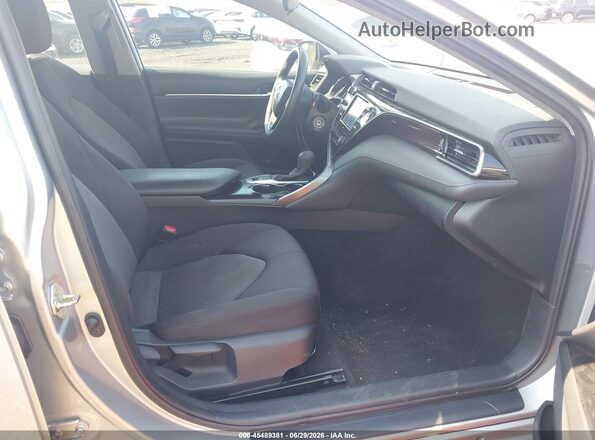 4T1C11BK4LU002339 2020 TOYOTA CAMRY Silver Սալոնի դիմացի տեսք