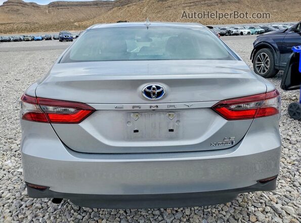 4T1C31AK1RU071140 2024 TOYOTA CAMRY Silver Вид ззаду