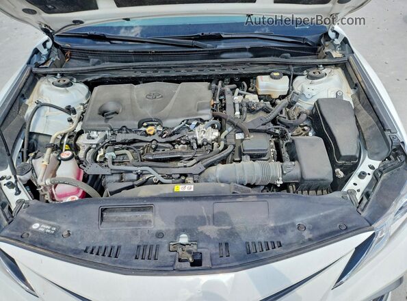 4T1C31AK2NU592913 2022 TOYOTA CAMRY Белый Вид задней части салона