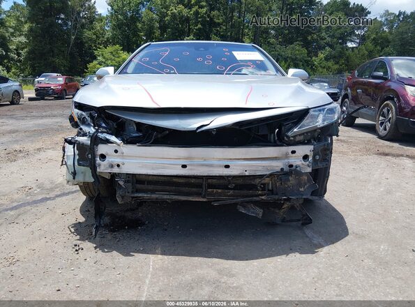 4T1C31AK9MU024172 2021 TOYOTA CAMRY Серебряный Вид спереди