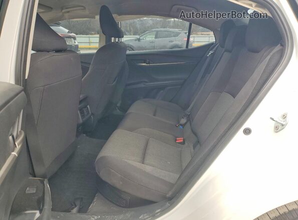 4T1DAACK0SU070834 2025 TOYOTA CAMRY White Rear seats view