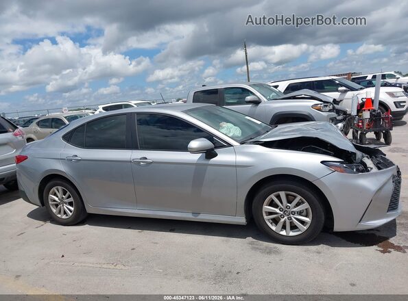4T1DAACK0SU080702 2025 TOYOTA CAMRY Silver Widok wnętrza 360 stopni