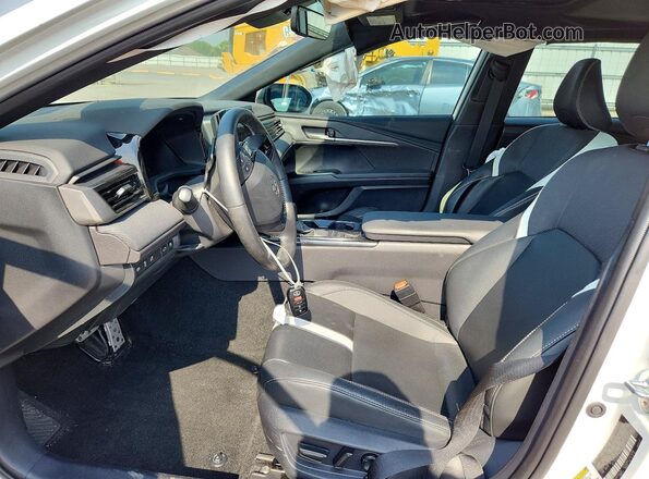 4T1DAACK1SU143046 2025 TOYOTA CAMRY White Vista interior delantera