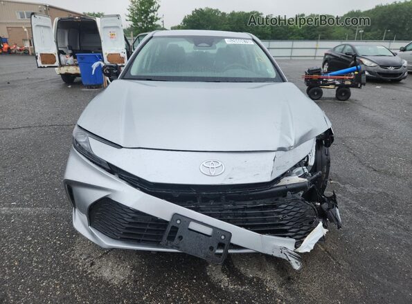 4T1DAACK1SU156993 2025 TOYOTA CAMRY Silver 360 interior view