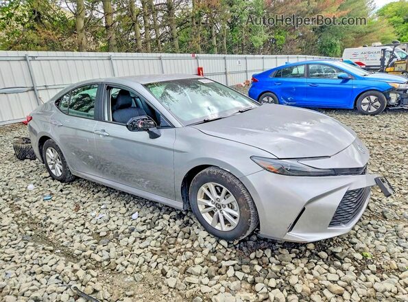 4T1DAACK1SU156993 2025 TOYOTA CAMRY Silver Front right