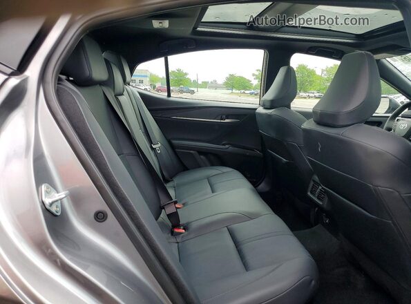 4T1DAACK1SU560182 2025 TOYOTA CAMRY Gray Widok tylnych siedzeń