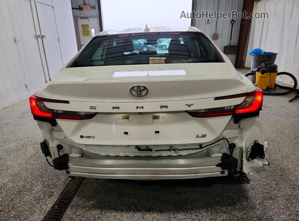 4T1DAACK1SU586247 2025 TOYOTA CAMRY White Rear view