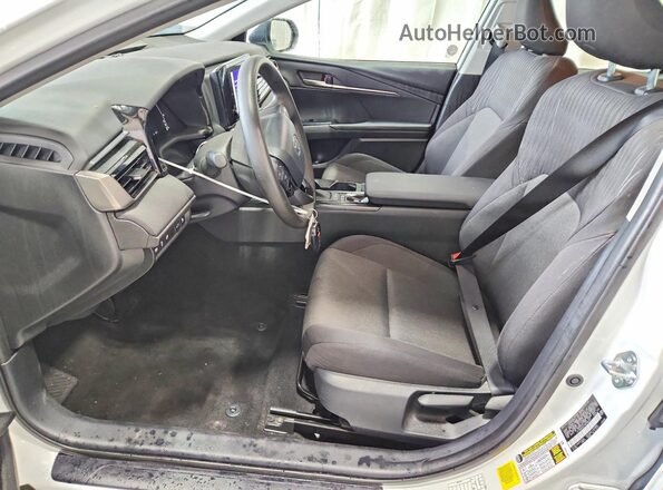 4T1DAACK1SU586247 2025 TOYOTA CAMRY White Front interior view