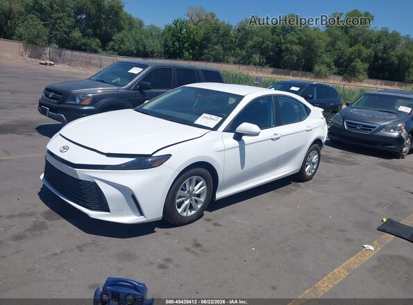 4T1DAACK1SU593179 2025 TOYOTA CAMRY White წინა მარცხენა ხედი სამი მეოთხედიდან