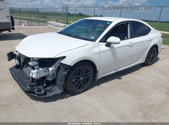 4T1DAACK1SU644633 2025 TOYOTA CAMRY White Առջևի ձախ երեք քառորդ տեսարան