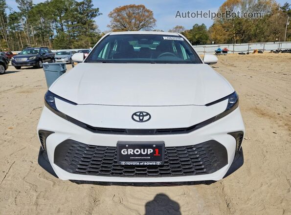 4T1DAACK1TU685572 2026 TOYOTA CAMRY White Widok z przodu