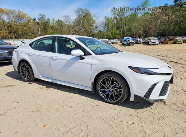 4T1DAACK1TU685572 2026 TOYOTA CAMRY White Przód prawy