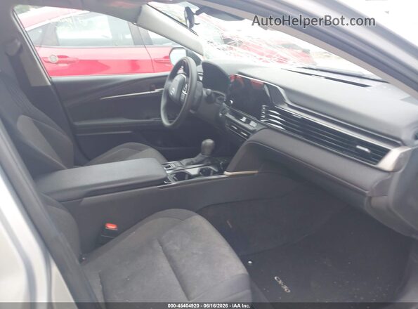 4T1DAACK2SU005287 2025 TOYOTA CAMRY Silver წინა სალონის ხედი