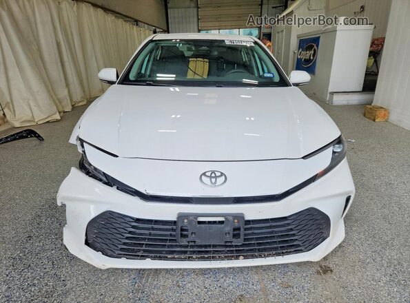 4T1DAACK2SU022218 2025 TOYOTA CAMRY White Դիմացի տեսք