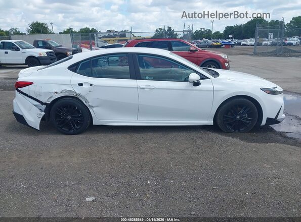 4T1DAACK2SU145159 2025 TOYOTA CAMRY White Widok wnętrza z tyłu
