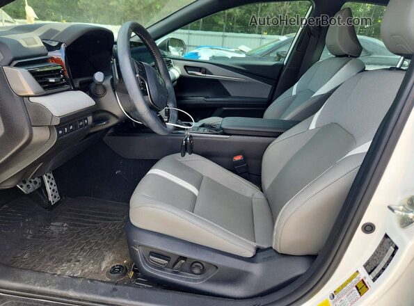 4T1DAACK2SU200662 2025 TOYOTA CAMRY White Вид салону спереду