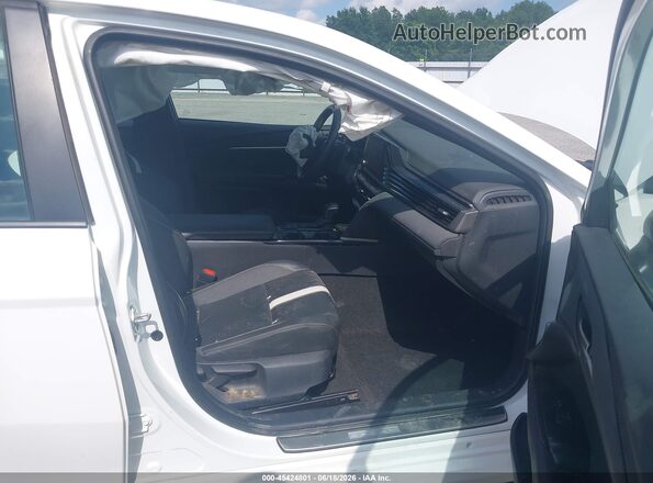 4T1DAACK2SU537980 2025 TOYOTA CAMRY White Вид салону спереду