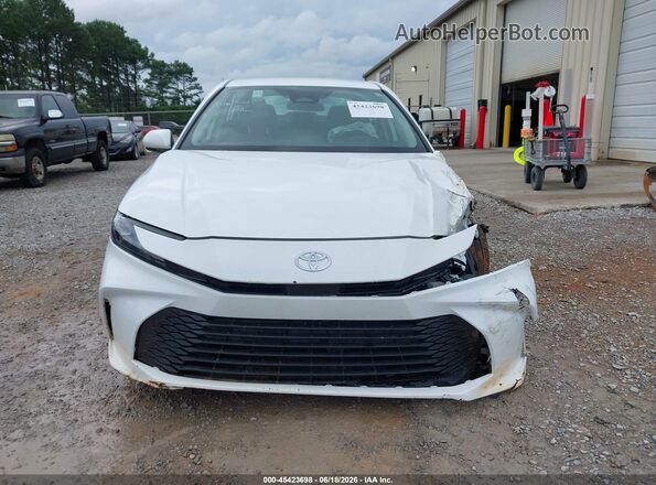 4T1DAACK2SU585060 2025 TOYOTA CAMRY White Widok wnętrza z tyłu