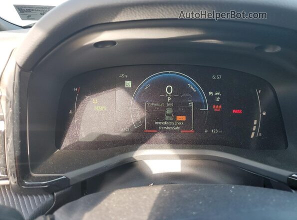4T1DAACK2SU599038 2025 TOYOTA CAMRY Silver Instrument cluster view