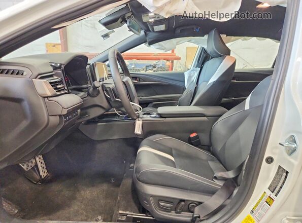 4T1DAACK2TU266775 2026 TOYOTA CAMRY White Vista interior delantera