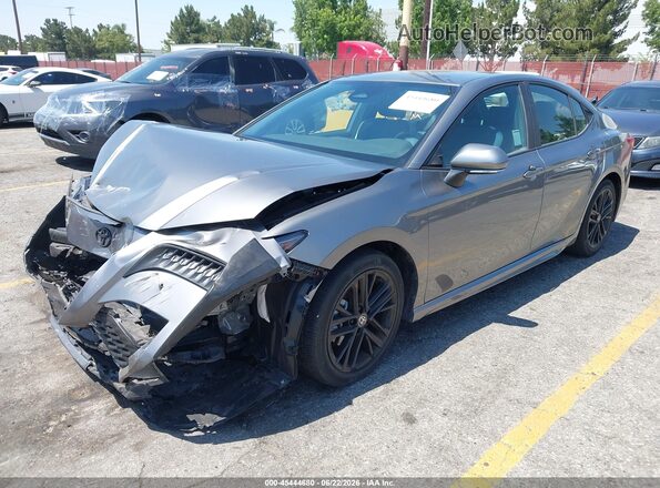 4T1DAACK3SU563956 2025 TOYOTA CAMRY Gray Vista tres cuartos delantera izquierda