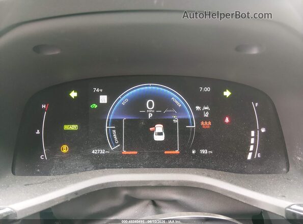 4T1DAACK3SU575976 2025 TOYOTA CAMRY Gray Widok tylnych siedzeń