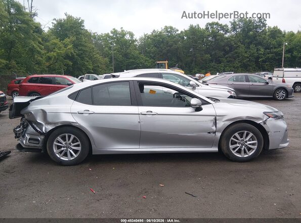 4T1DAACK3SU575976 2025 TOYOTA CAMRY Gray Widok wnętrza z tyłu