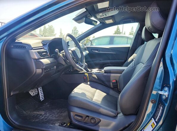 4T1DAACK3TU273699 2026 TOYOTA CAMRY Blue Widok wnętrza z przodu