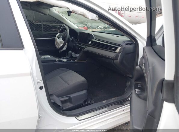 4T1DAACK3TU669681 2026 TOYOTA CAMRY Белый Вид салона спереди