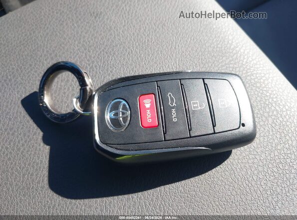 4T1DAACK3TU735548 2026 TOYOTA CAMRY Белый Вид панели приборов