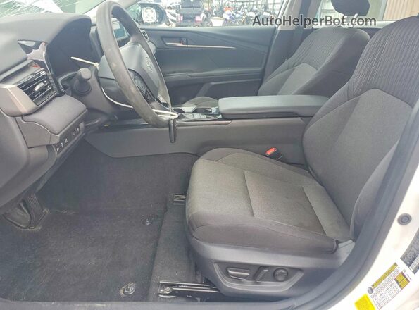 4T1DAACK4SU145678 2025 TOYOTA CAMRY White Widok wnętrza z przodu
