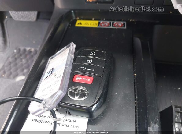 4T1DAACK4TU700758 2026 TOYOTA CAMRY Silver Vista del salpicadero