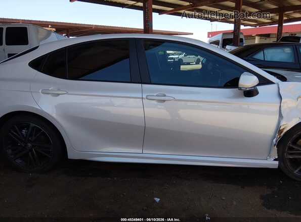 4T1DAACK4TU715390 2026 TOYOTA CAMRY White ხელსაწყოთა პანელის ხედი