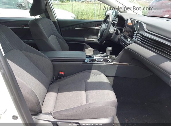 4T1DAACK5SU025646 2025 TOYOTA CAMRY White Widok wnętrza z przodu