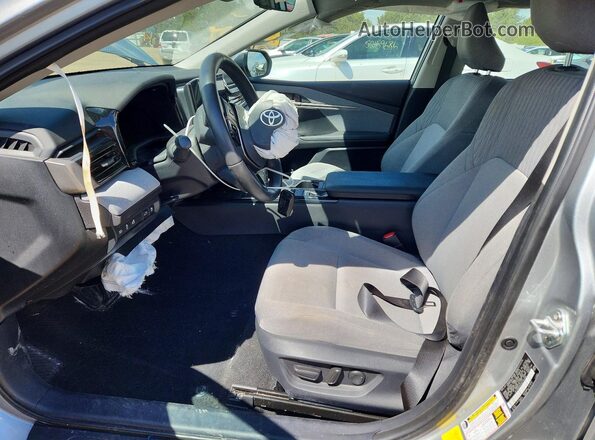4T1DAACK5SU134768 2025 TOYOTA CAMRY Gray წინა სალონის ხედი