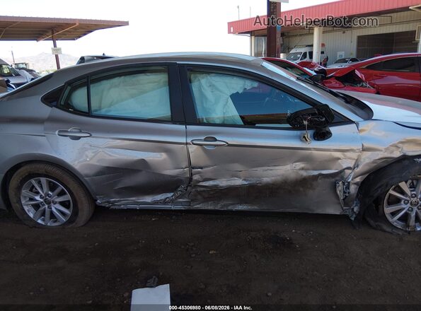4T1DAACK5SU151067 2025 TOYOTA CAMRY Silver Սալոնի հետևի տեսք