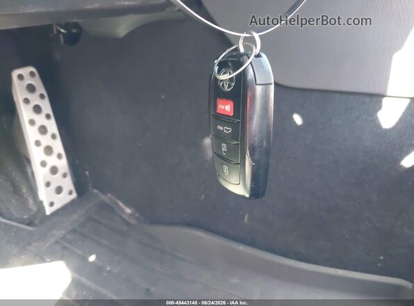 4T1DAACK5SU623901 2025 TOYOTA CAMRY Black Առջևի վահանակի տեսք