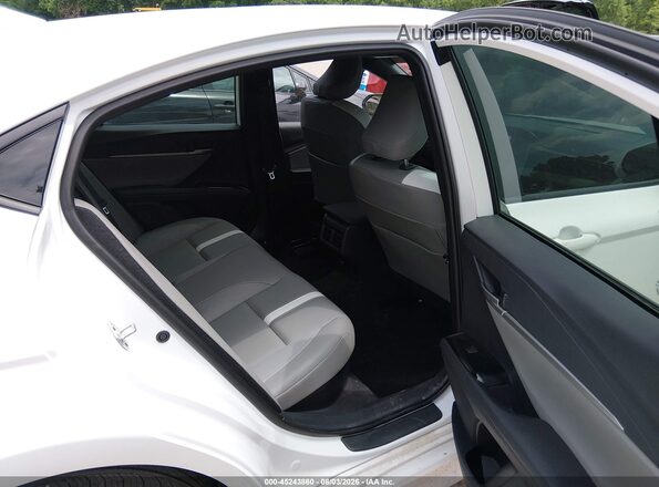 4T1DAACK5TU667835 2026 TOYOTA CAMRY White Вид наклейки з VIN-кодом