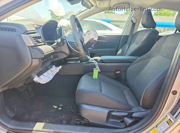 4T1DAACK5TU696025 2026 TOYOTA CAMRY Silver Widok wnętrza z przodu