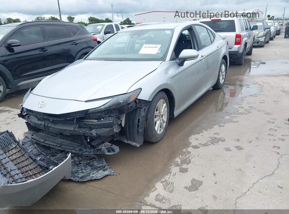 4T1DAACK5TU707024 2026 TOYOTA CAMRY Silver Առջևի ձախ երեք քառորդ տեսարան
